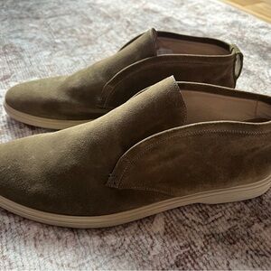 Peter Millar Chukka Boots - Olive Suede